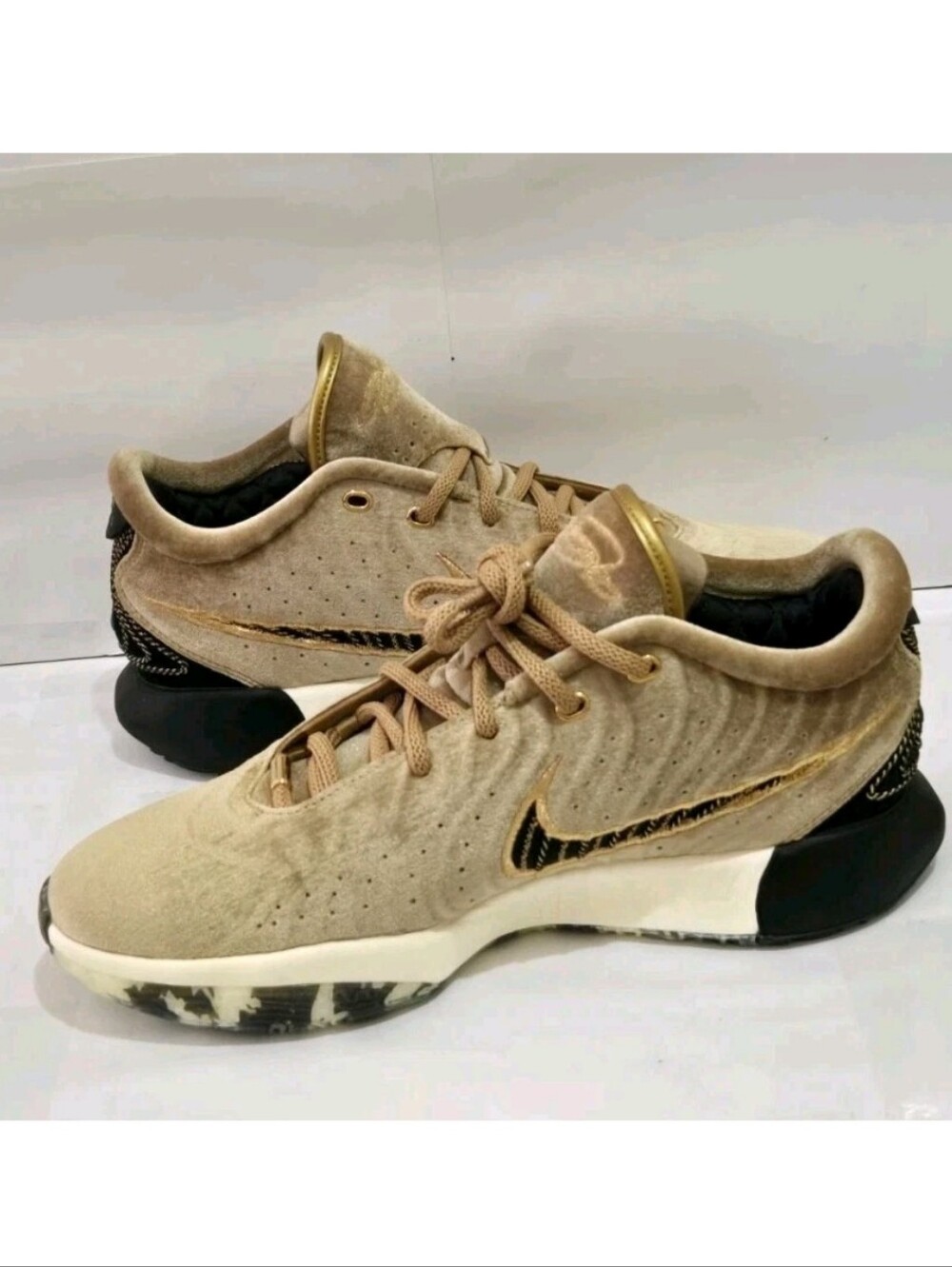 Nike LeBron XXI QS The Shop Metallic Gold Black Men's Size 10 - Picture 5 of 7